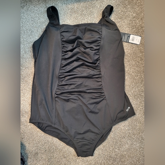 Women's speedo suit with HydroBra size 24 (Plus) - Picture 1 of 3
